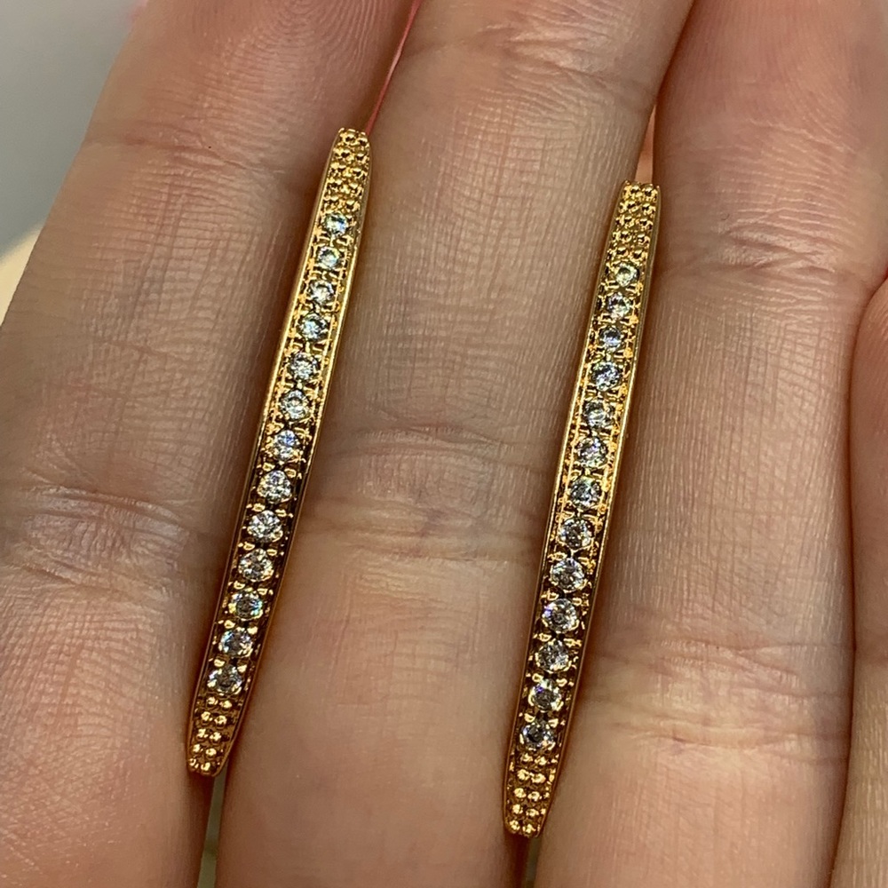 🌟 Gold Plated Earrings - Picture 3 of 4